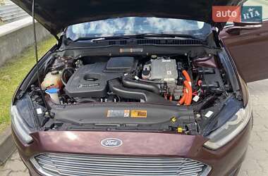 Седан Ford Fusion 2013 в 