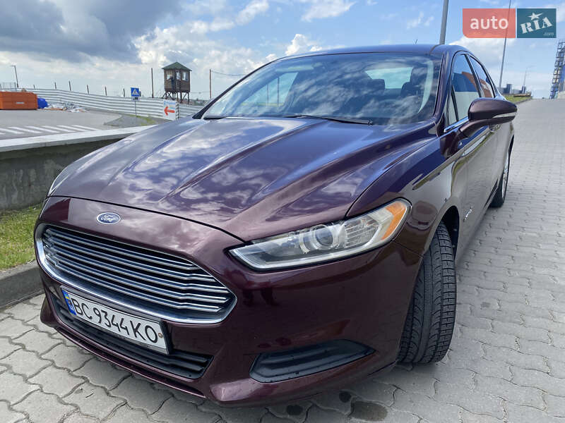 Седан Ford Fusion 2013 в 