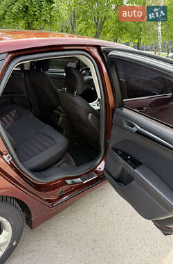 Седан Ford Fusion 2014 в 