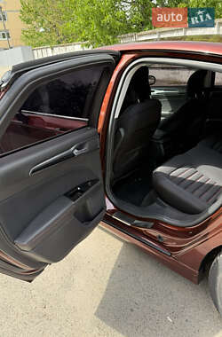 Седан Ford Fusion 2014 в 