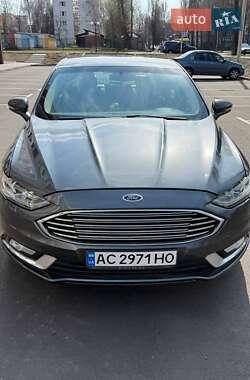 Седан Ford Fusion 2016 в 