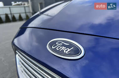Седан Ford Fusion 2015 в 
