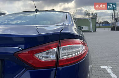 Седан Ford Fusion 2015 в 