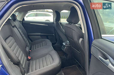 Седан Ford Fusion 2015 в 