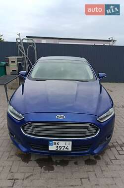 Седан Ford Fusion 2013 в 