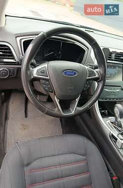 Седан Ford Fusion 2013 в 