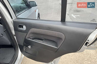 Хэтчбек Ford Fusion 2011 в 