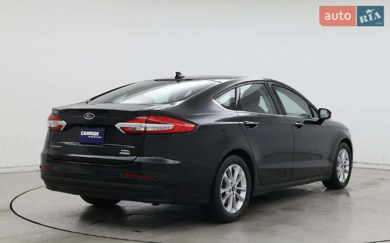 Седан Ford Fusion 2020 в Львове