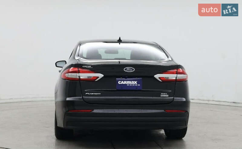 Седан Ford Fusion 2020 в Львове