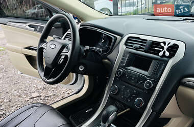 Седан Ford Fusion 2013 в 