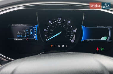 Седан Ford Fusion 2013 в 