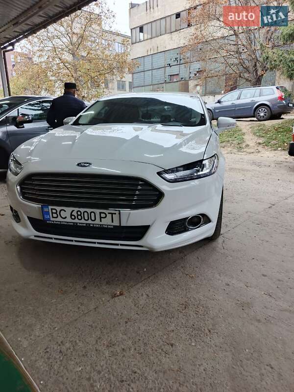 Седан Ford Fusion 2015 в 