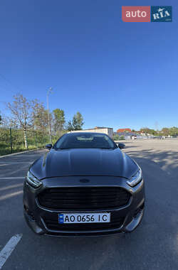 Седан Ford Fusion 2015 в Ужгороді