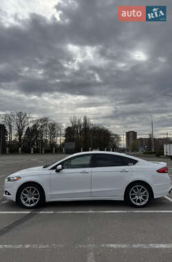 Седан Ford Fusion 2017 в 