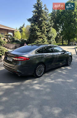 Седан Ford Fusion 2016 в 