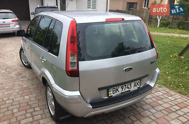 Хэтчбек Ford Fusion 2011 в 