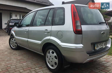 Хэтчбек Ford Fusion 2011 в 