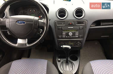 Хэтчбек Ford Fusion 2011 в 