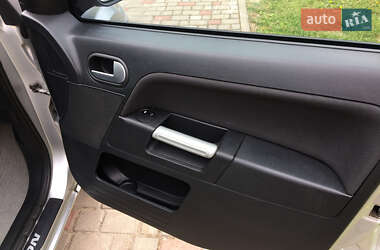 Хэтчбек Ford Fusion 2011 в 