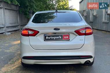 Седан Ford Fusion 2014 в 