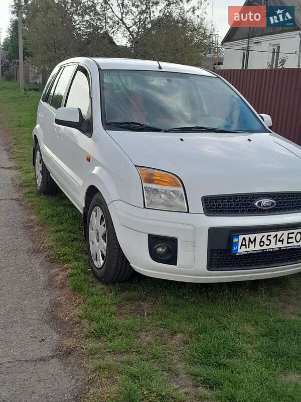 Хэтчбек Ford Fusion 2010 в Житомире