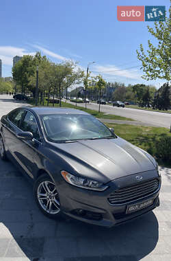 Седан Ford Fusion 2015 в Днепре