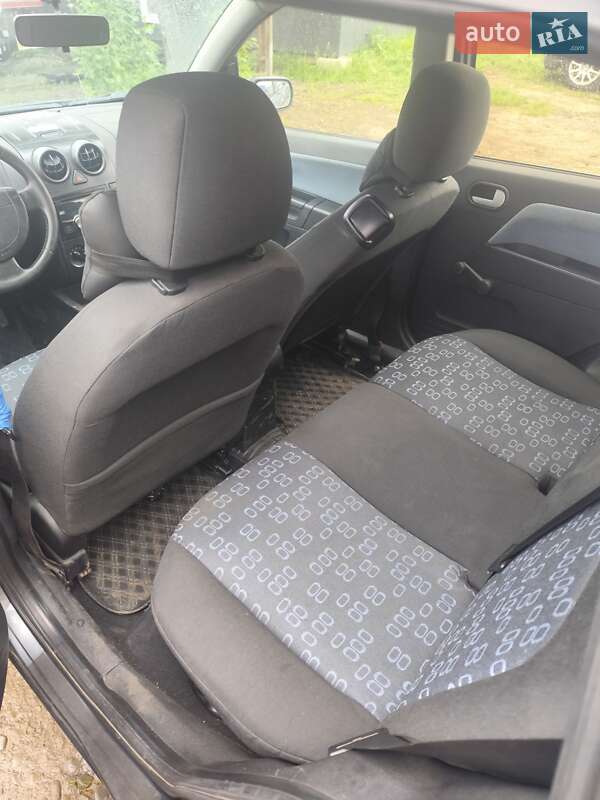 Хетчбек Ford Fusion 2004 в Івано-Франківську