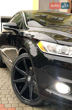 Седан Ford Fusion 2016 в 