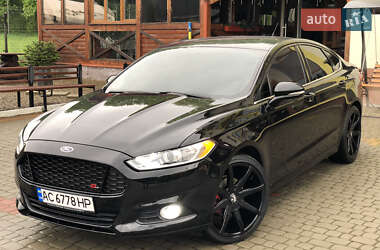 Седан Ford Fusion 2016 в 