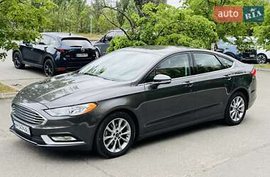 Седан Ford Fusion 2017 в 