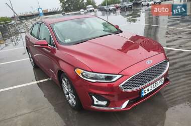 Седан Ford Fusion 2018 в 