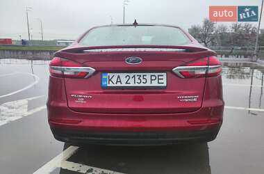Седан Ford Fusion 2018 в 