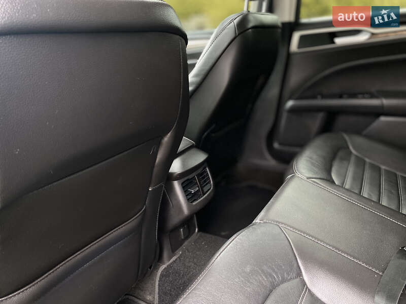 Седан Ford Fusion 2013 в Дрогобыче