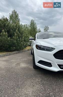 Седан Ford Fusion 2013 в 