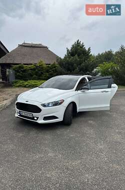 Седан Ford Fusion 2013 в 