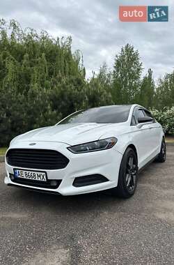 Седан Ford Fusion 2013 в 
