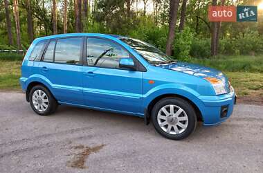 Хетчбек Ford Fusion 2010 в 