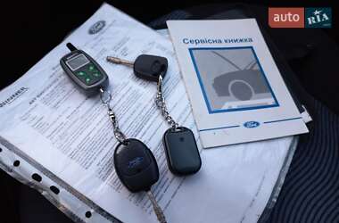 Хетчбек Ford Fusion 2010 в 