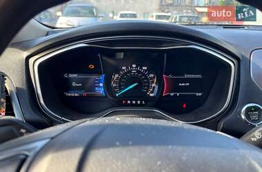 Седан Ford Fusion 2016 в 