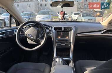 Седан Ford Fusion 2016 в 