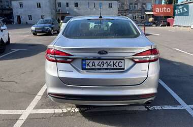 Седан Ford Fusion 2016 в 