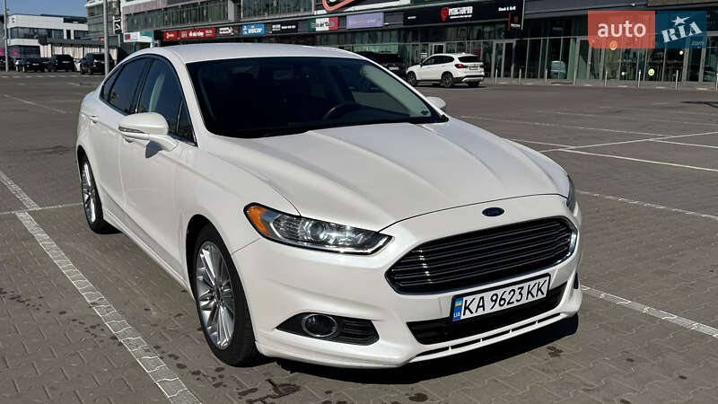 Седан Ford Fusion 2014 в 