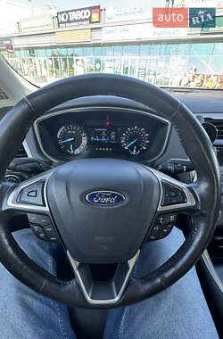 Седан Ford Fusion 2014 в 