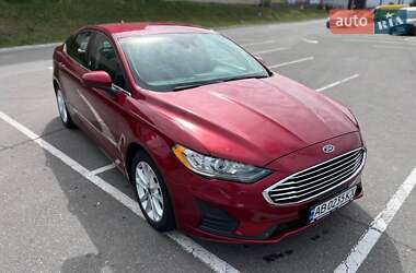 Седан Ford Fusion 2019 в 