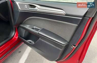 Седан Ford Fusion 2019 в 