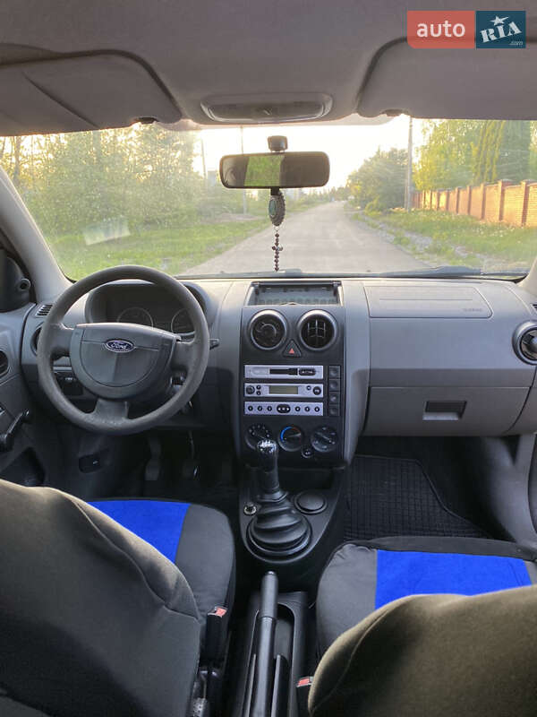 Хэтчбек Ford Fusion 2005 в Вите-Почтовой