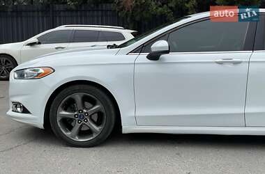 Седан Ford Fusion 2016 в 