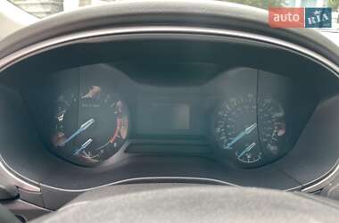 Седан Ford Fusion 2016 в 
