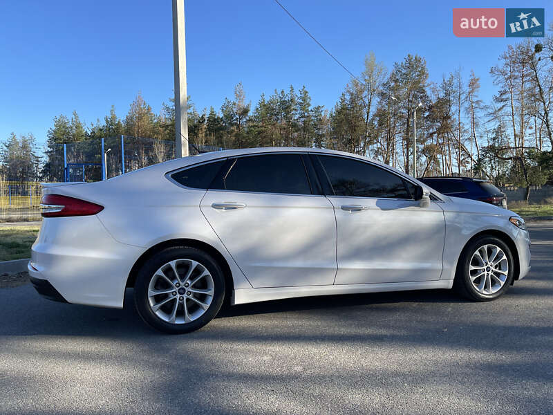 Седан Ford Fusion 2019 в Харкові
