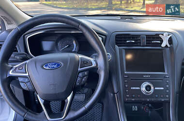 Седан Ford Fusion 2019 в 